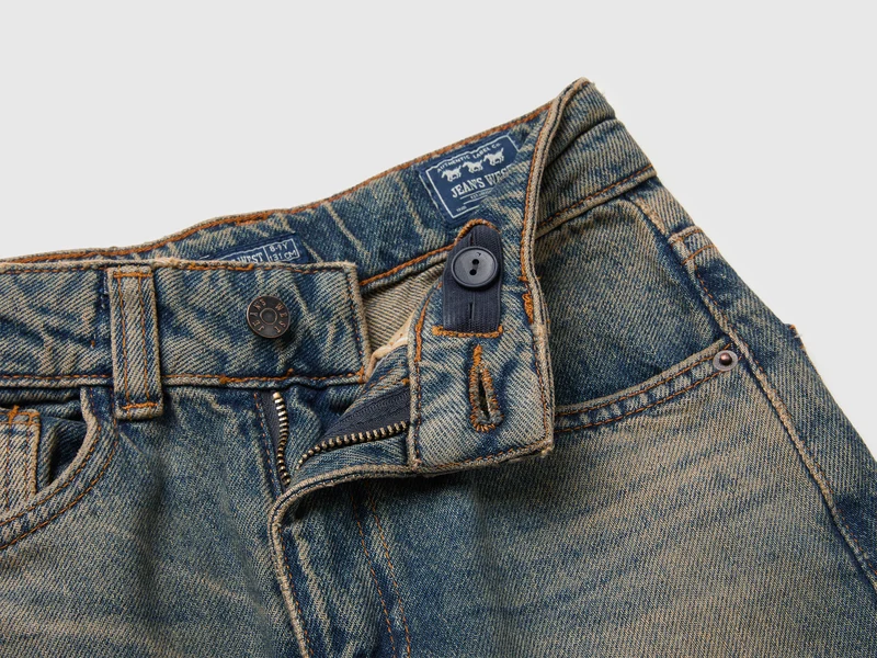 Jeans im Vintage-Waschungsstil mit lockerer Passform