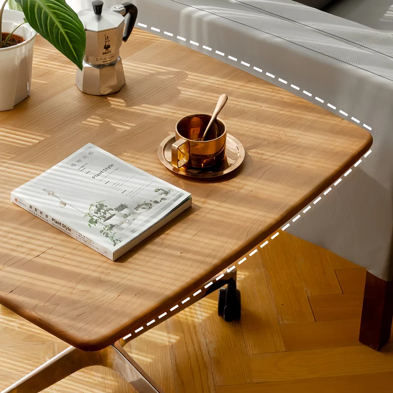Höhenverstellbarer Couchtisch aus Massivholz mit Universalrollen