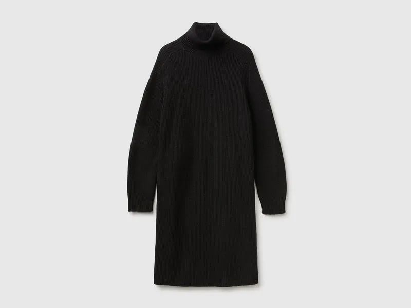 Kleid mit hohem Kragen aus Wollmischstrick