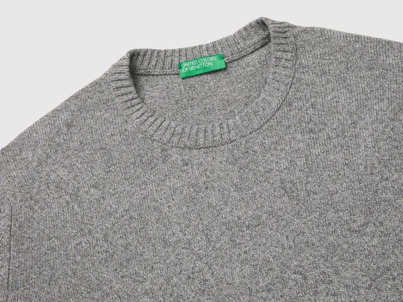 Pullover mit Rundausschnitt in einer Mischung aus Wolle und Cashmere