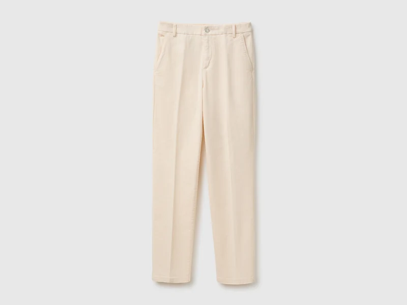 Chinos aus Stretch-Samt