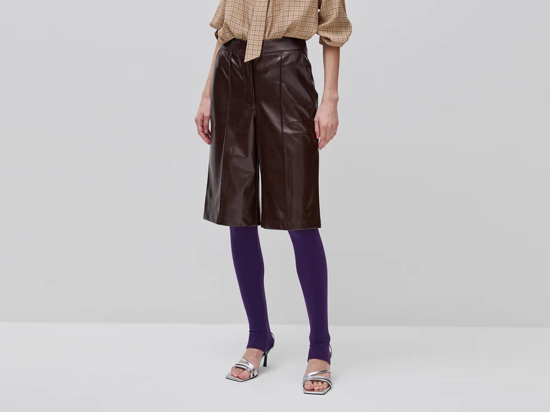 Bermudashorts aus beschichtetem Stoff