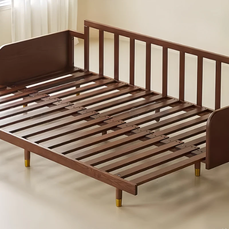 Schlafsofa aus massivem Eschenholz mit Bezug aus Chenille-Stoff mit vierblättrigem Kleeblattmuster