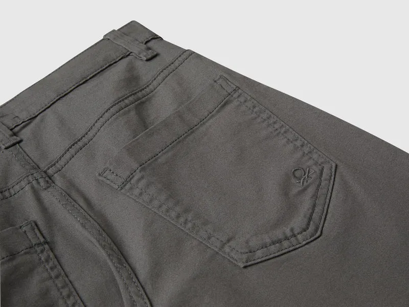 Fünf-Taschen-Hose aus Stretch-Baumwolle