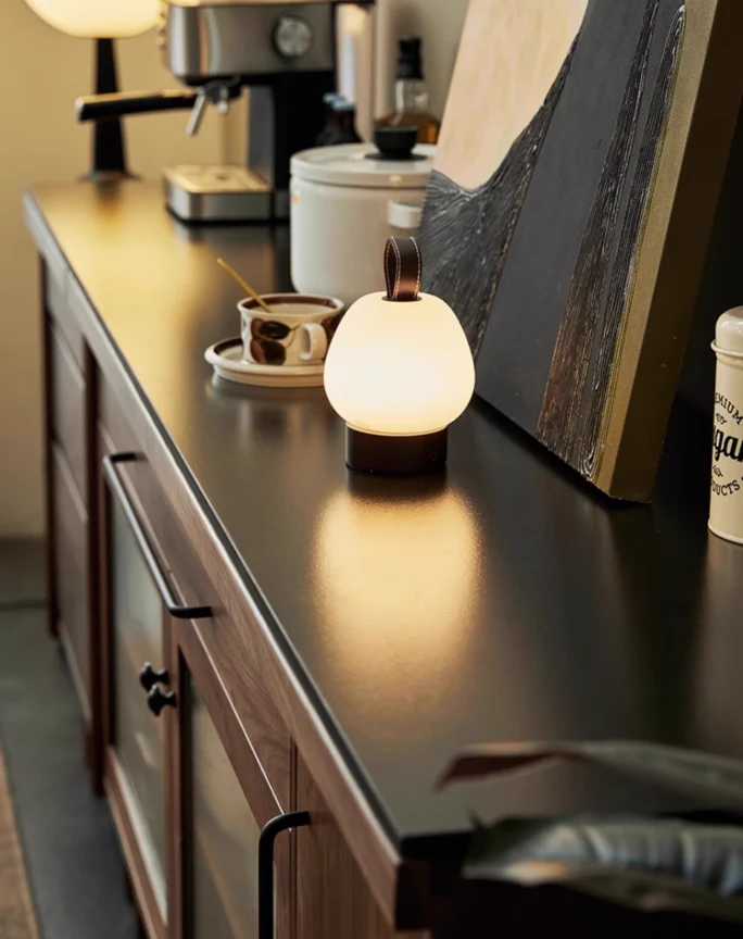 Sideboard-Schrank aus nordamerikanischem Walnussholz