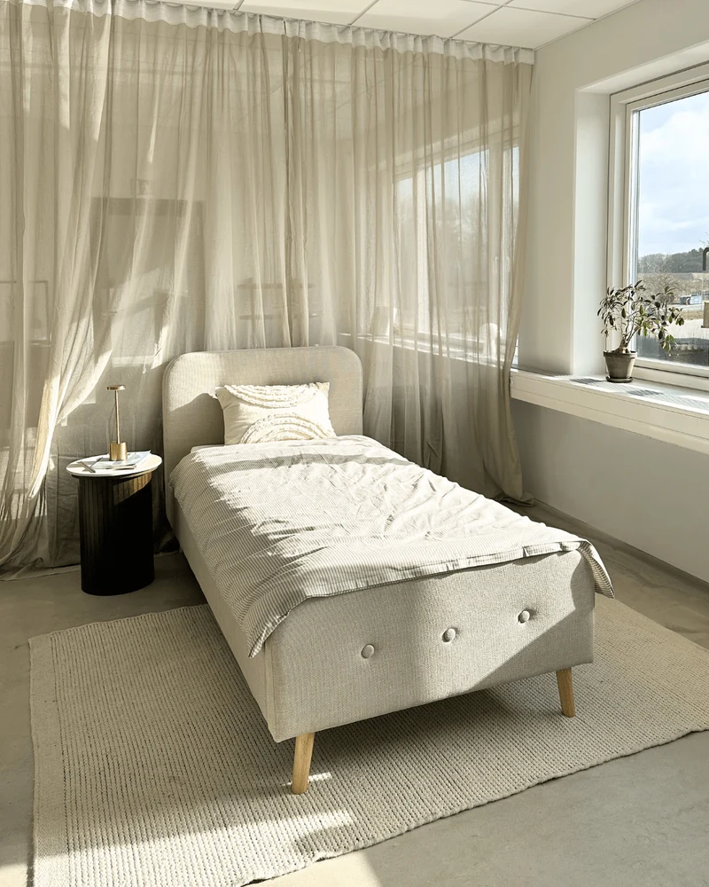 Christian Bett in beige 90x200 cm inkl. Lattenrost und Matratzen