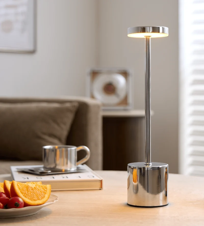 Elvis LED Tischleuchte Chrom