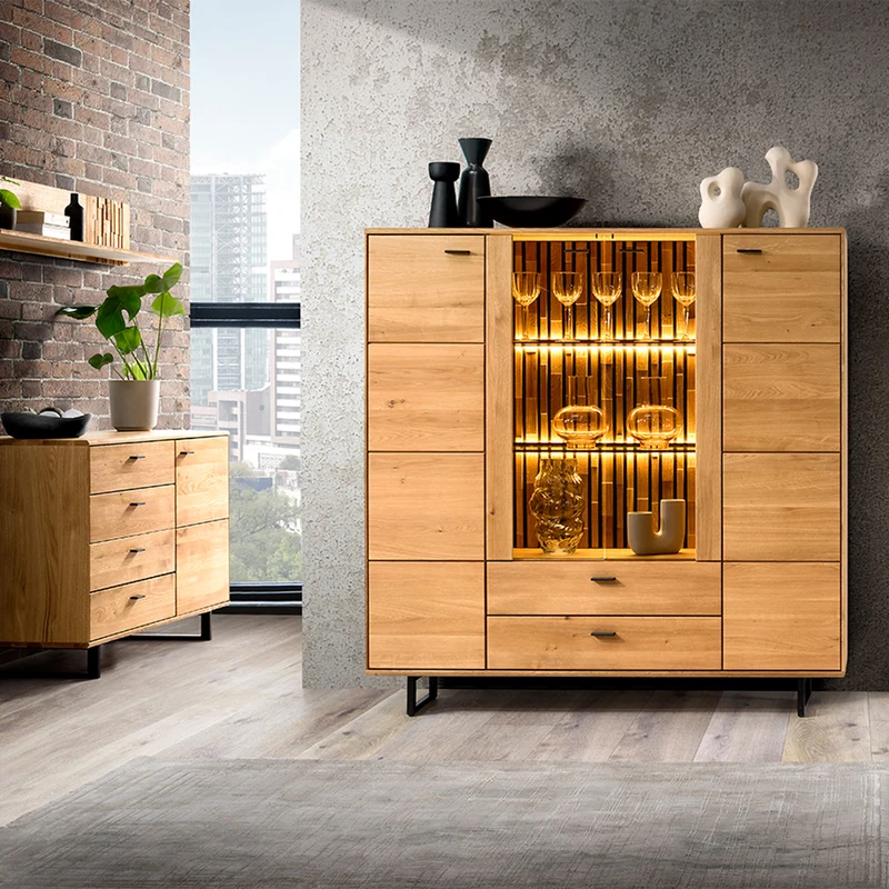 Hohes Highboard Wildeiche geölt – TRAMONTO