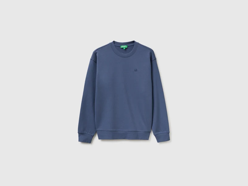 Geschlossenes Sweatshirt mit Logoaufnäher