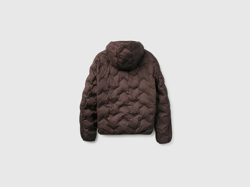 Normal geschnittene, wattierte Daunenjacke