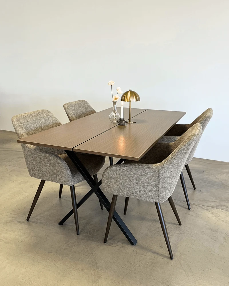 Marly Esstisch in Räuchereiche furniert 150x80x75 cm