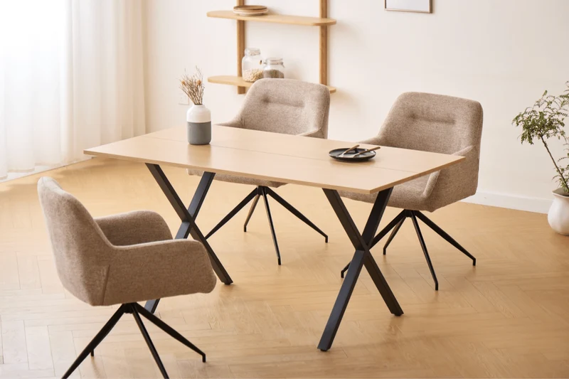 Marly Esstisch in Eichenfurnier 150x80x75 cm