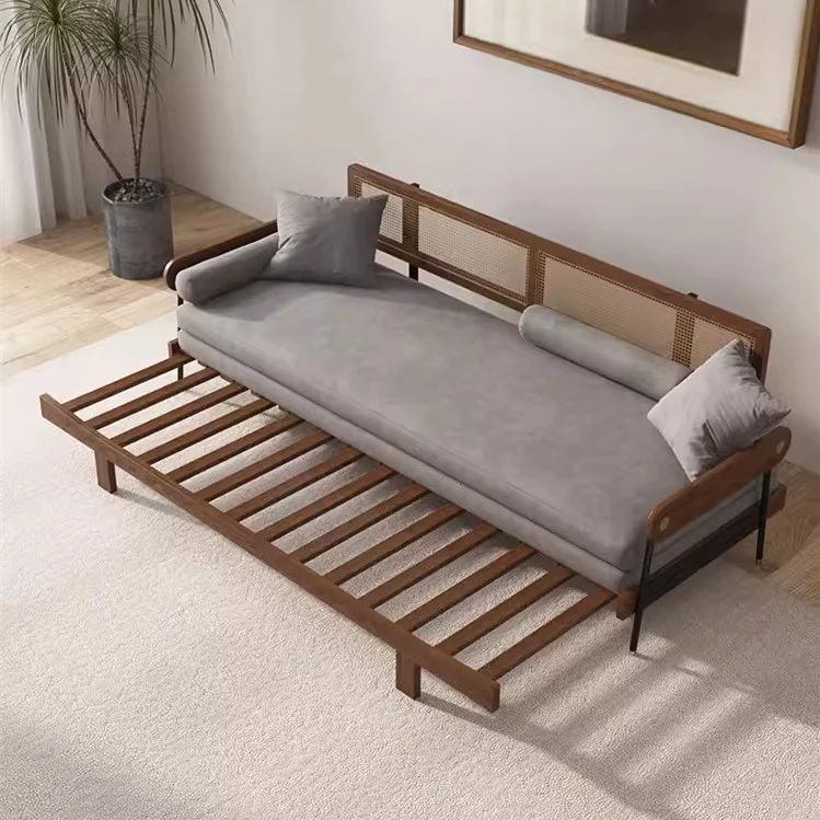 Japandi-Sofabett aus massivem Holz mit Rattan-Rückenstütze