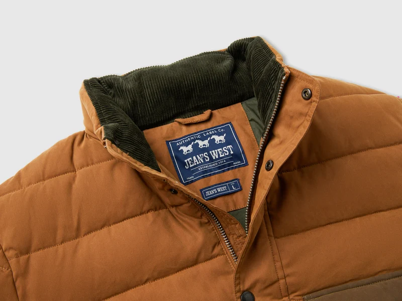 Schwere Jacke mit Samtdetails