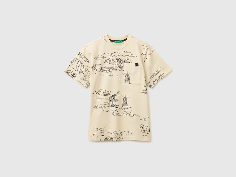 Bedrucktes T-Shirt mit Tasche
