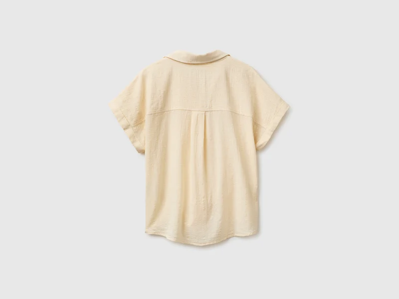 Bluse mit Knoten