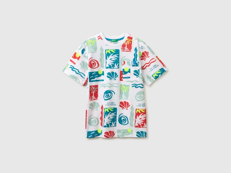 Bedrucktes T-Shirt mit Tasche