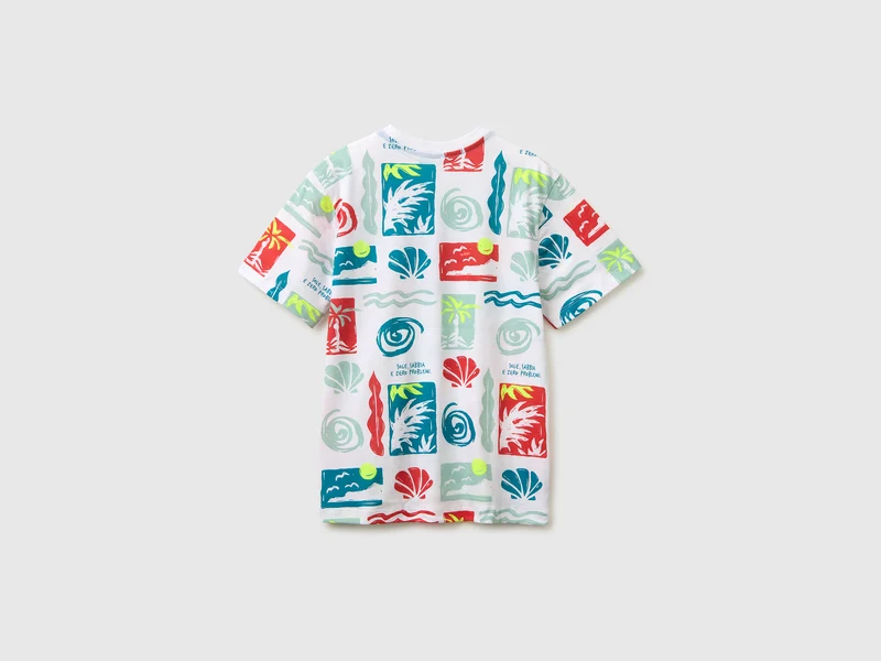 Bedrucktes T-Shirt mit Tasche