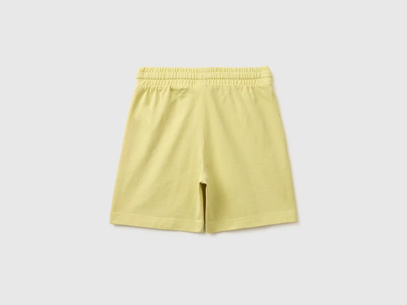 Shorts mit Kängurutasche