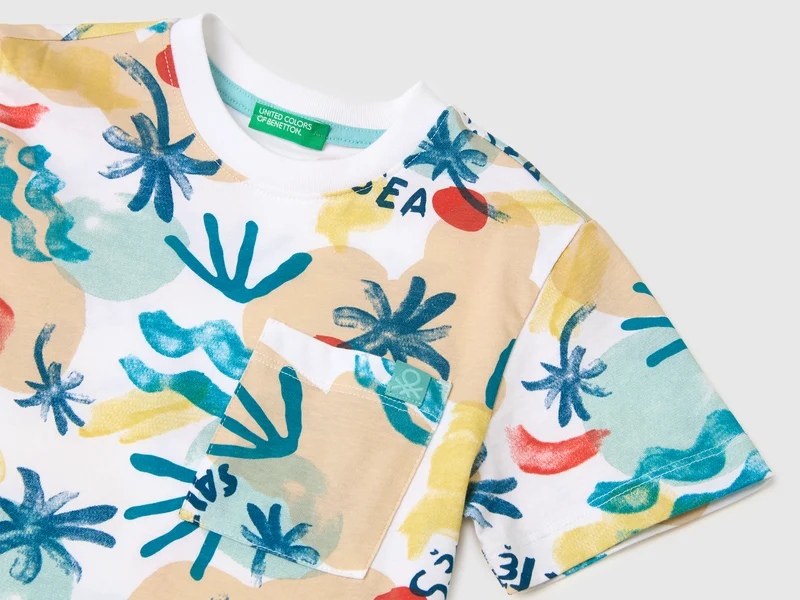 T-Shirt mit tropischem Muster