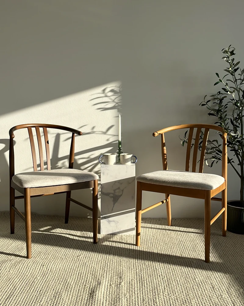 Lizzie Esszimmerstuhl aus Buche mit gepolstertem Sitz in Beige