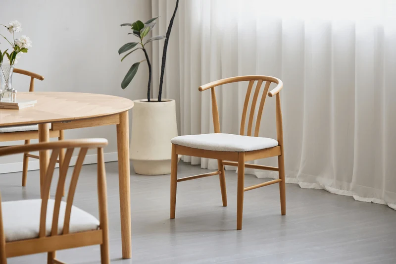Lizzie Esszimmerstuhl aus Buche mit gepolstertem Sitz in Beige