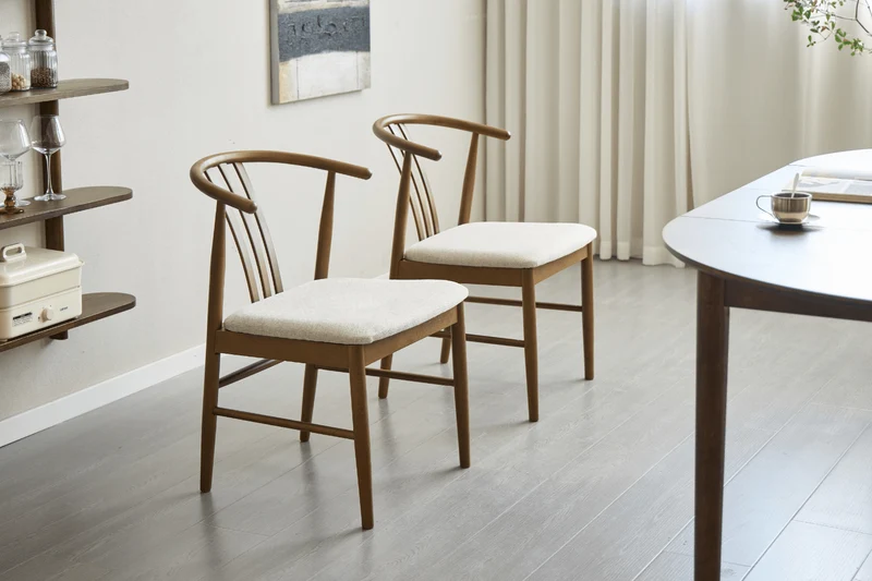 Lizzie Esszimmerstuhl aus geräucherter Buche mit gepolstertem Sitz in Beige