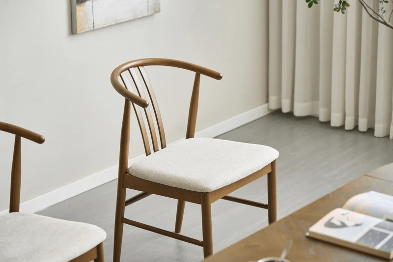 Lizzie Esszimmerstuhl aus geräucherter Buche mit gepolstertem Sitz in Beige