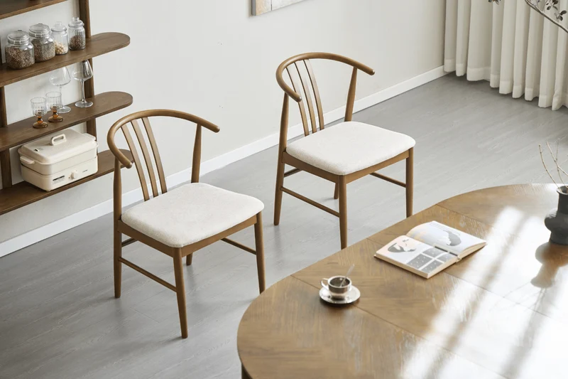 Lizzie Esszimmerstuhl aus geräucherter Buche mit gepolstertem Sitz in Beige
