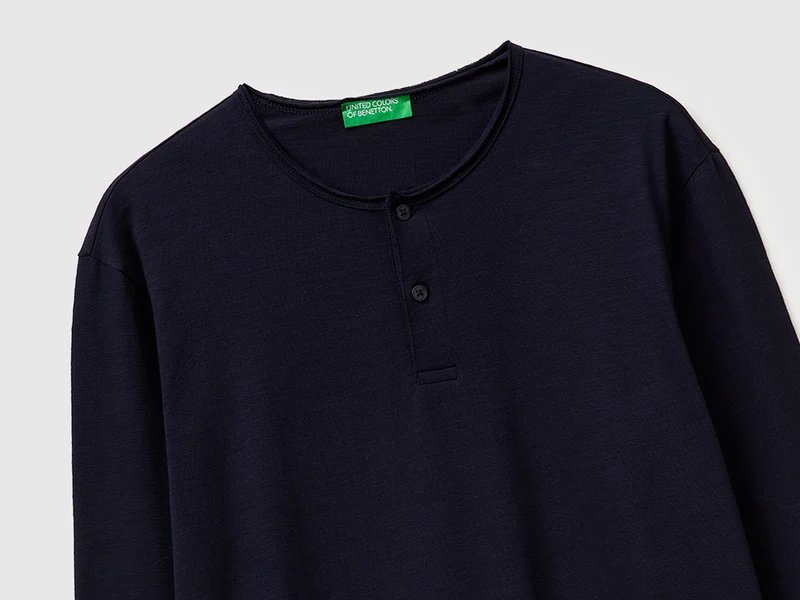 T-Shirt mit Henley-Ausschnitt