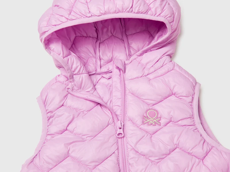 Ärmellose Daunenjacke mit Kapuze