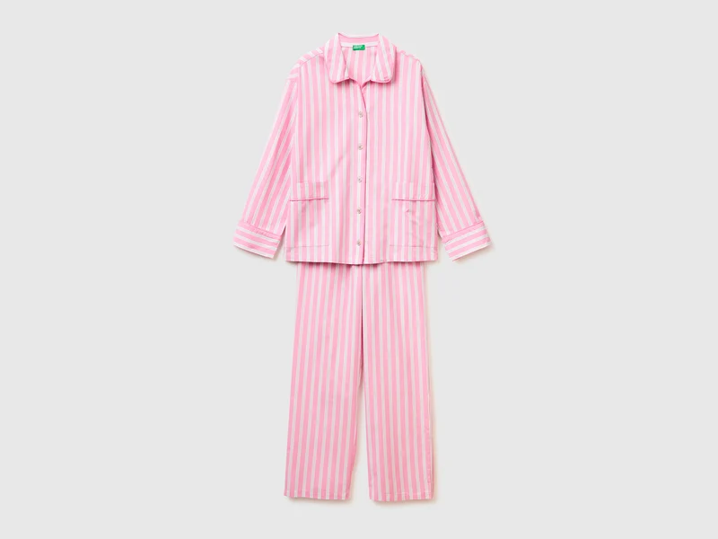 Gestreifter offener Pyjama