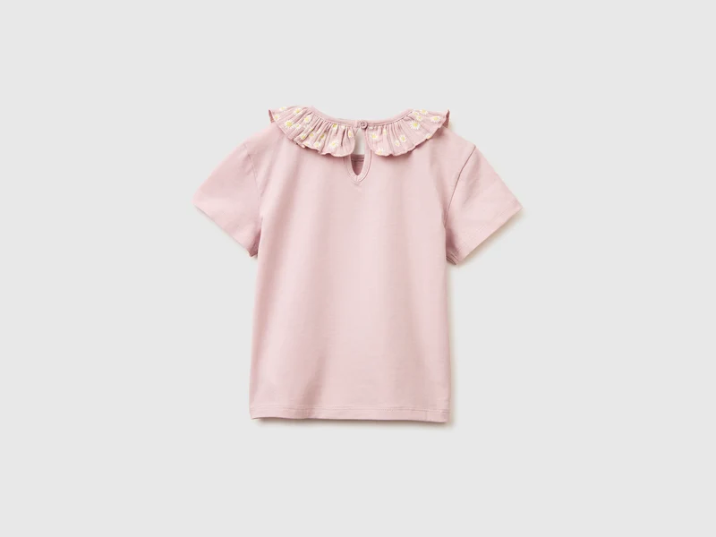 T-Shirt mit Rüschen am Kragen