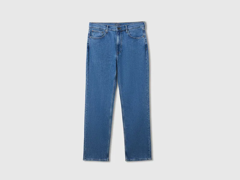Mittelblaue Bootcut-Jeans