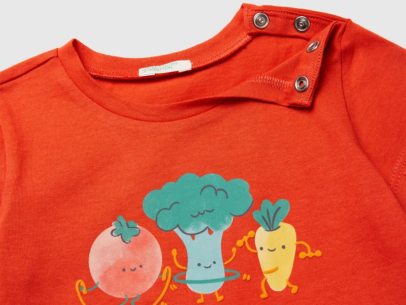 Bio-Baumwoll-T-Shirt mit Aufdruck