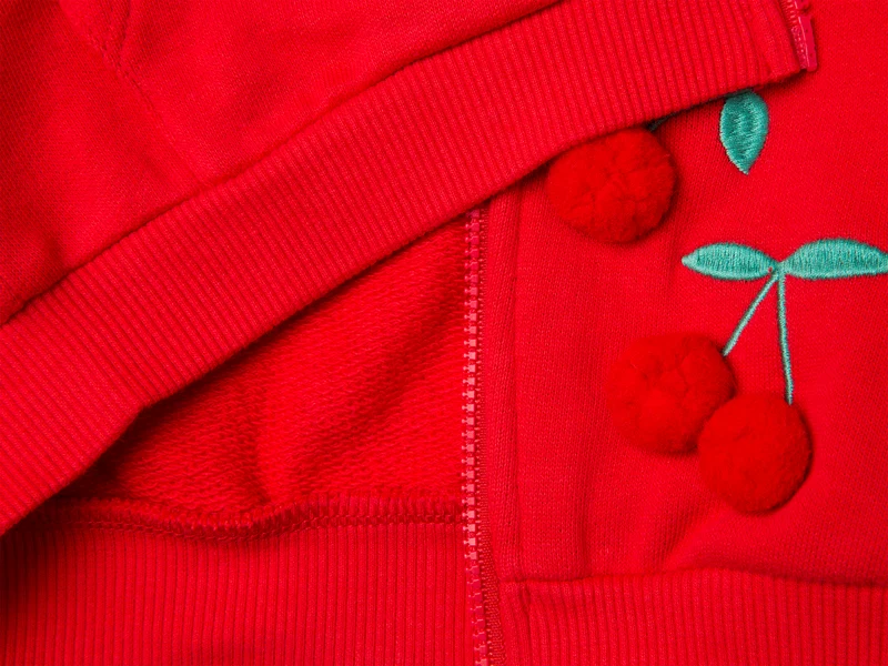Sweatshirt mit Kirschaufnäher