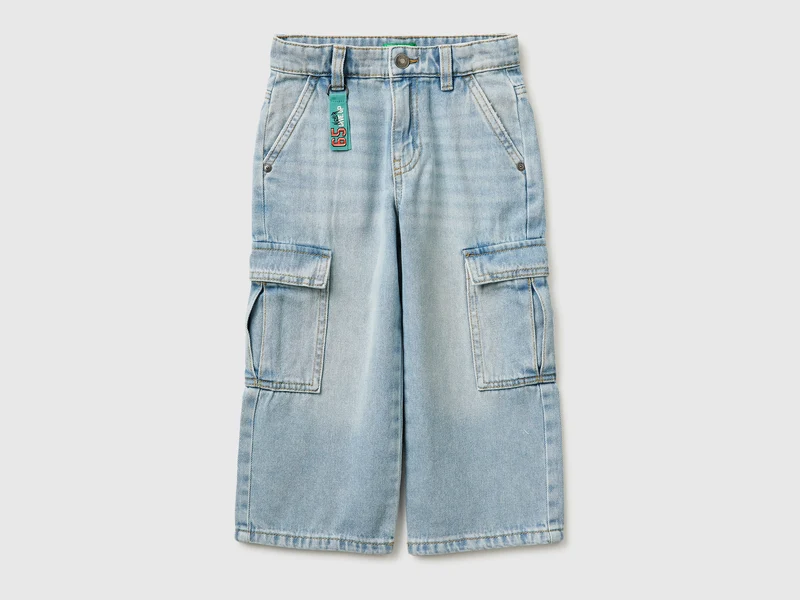 Weit geschnittene Cargo-Jeans