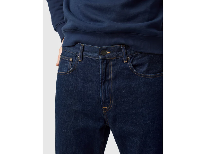 Jeans in regulärer Passform, gewaschen