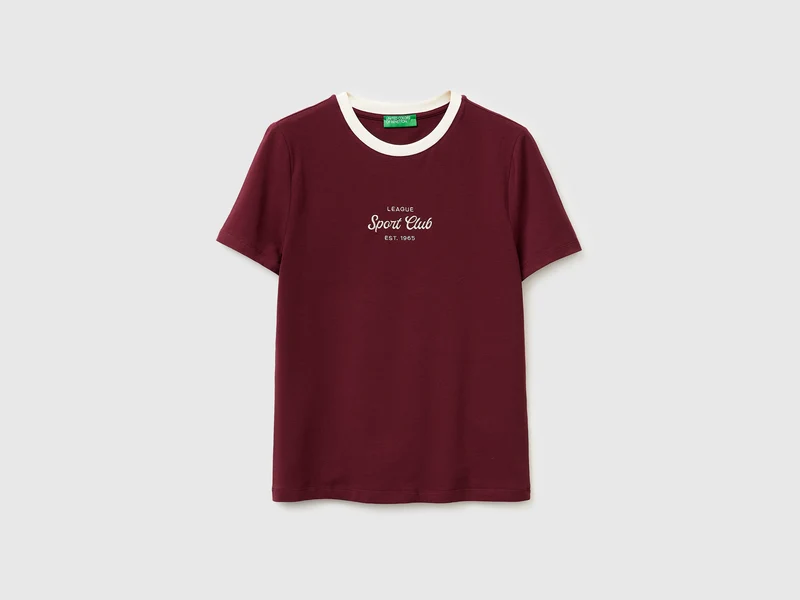 T-Shirt mit gesticktem Wappen