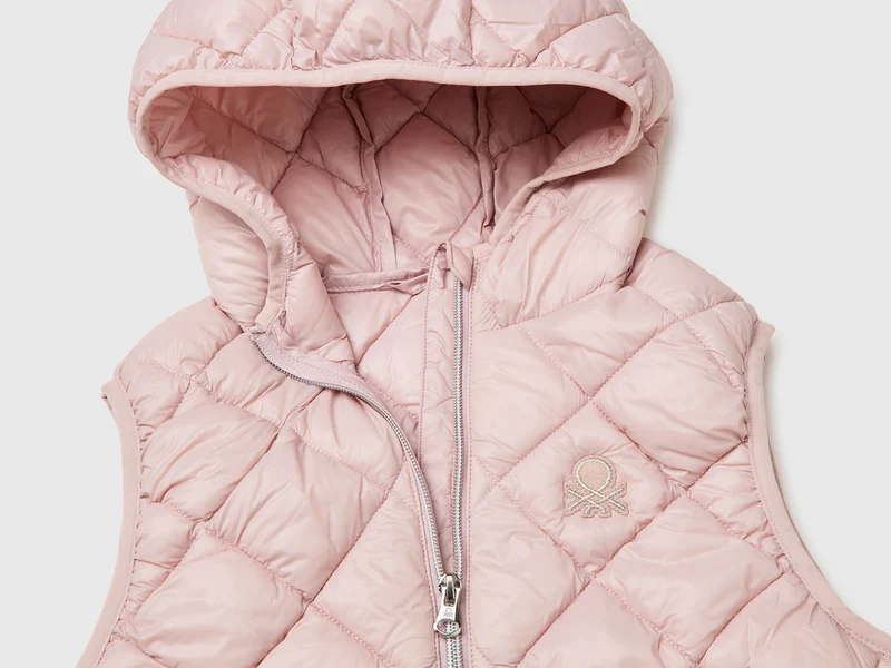 Ärmellose Daunenjacke mit Kapuze