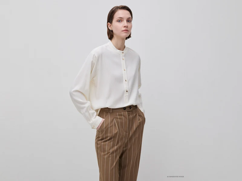 Gestreifte Bluse mit Stehkragen
