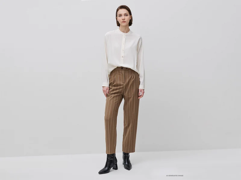 Gestreifte Bluse mit Stehkragen