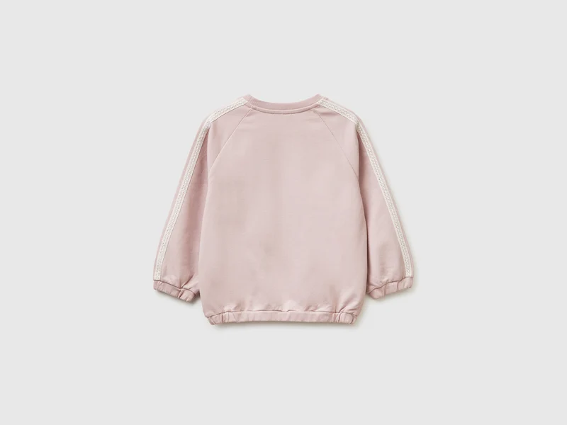 Sweatshirt mit Spitze und Stickerei