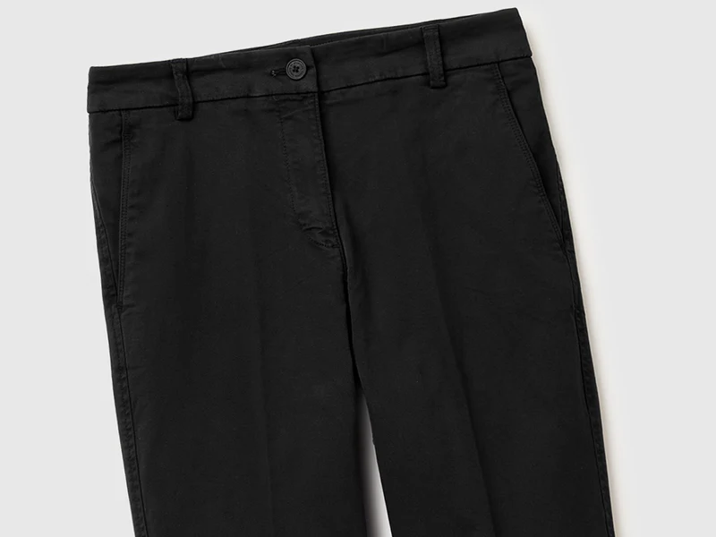 Schmal geschnittene Chinos