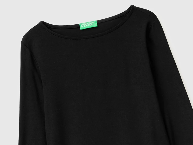 T-Shirt mit U-Boot-Ausschnitt
