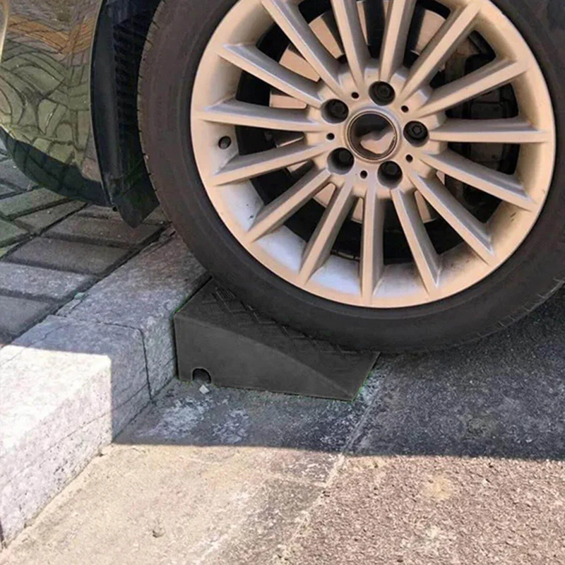 Triangle Vehicle Access Ramp - Durable Car Speed Reducer