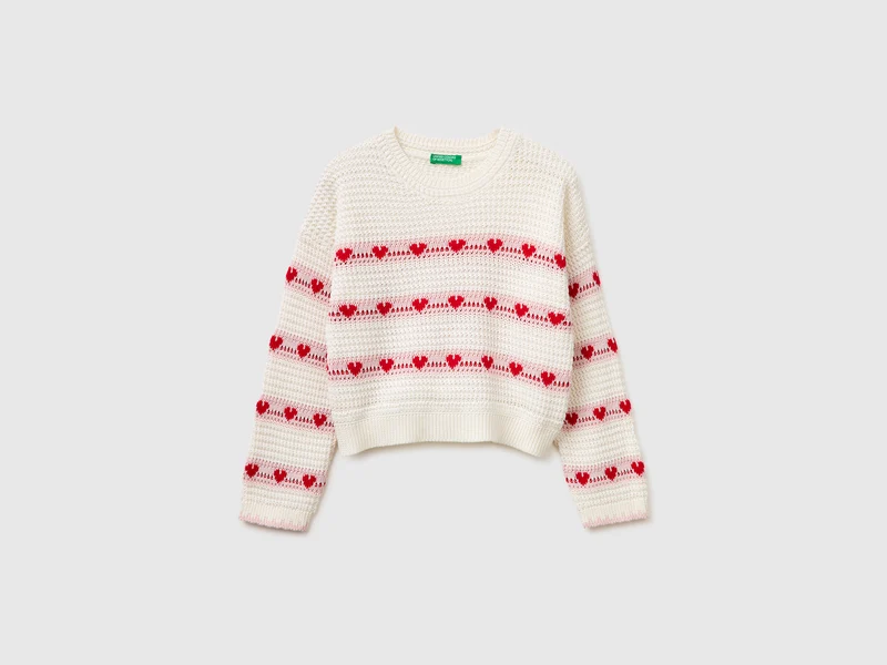 Pullover mit Streifen und Herzen