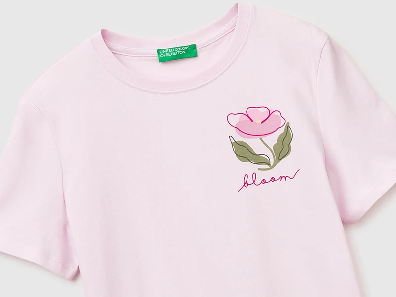 T-Shirt mit Blumenmuster