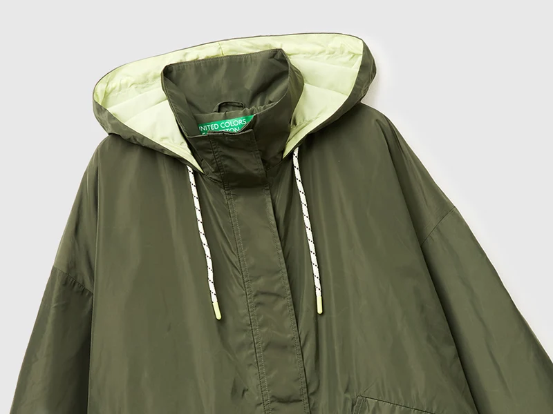 Großer Parka mit Kapuze