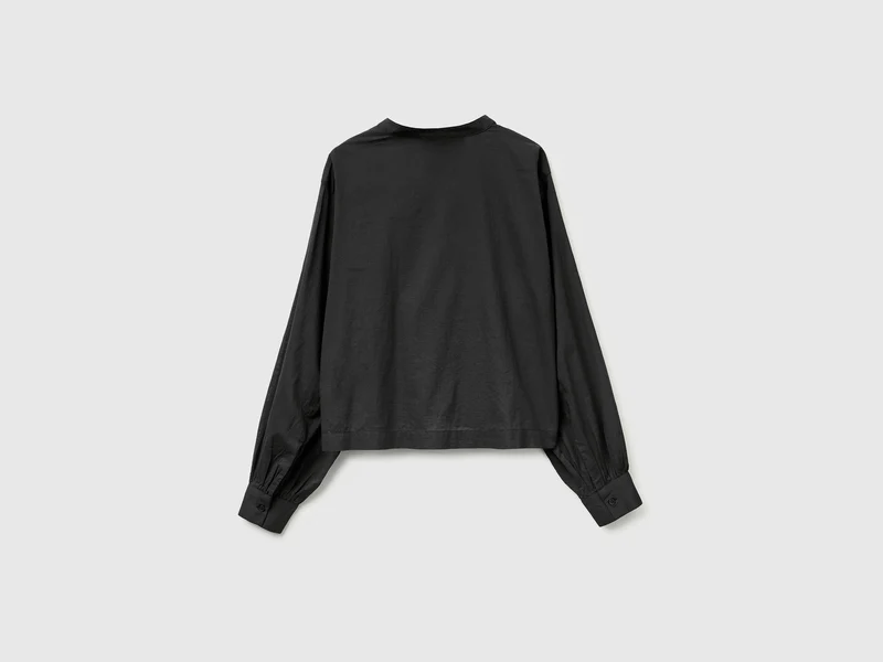 Leichte Bluse mit Falten